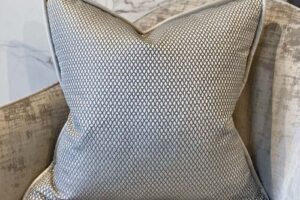 Bild von Como Slate Grey Cushion with Satin Pipe – 50cm x 50cm