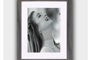 Bild von Frameeazy (Grey, 6×4″ No Mount) Photo Picture Frame Poster Frames With White Mount