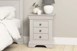 Bild von Harbour Lifestyle Chalbury 3 Drawer Bedside Table in Pebble Grey