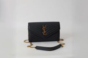 Bild von DREAMERA TECH LTD Unisex Red Diamond Pattern Chain Underarm Bag For Effortless Style   Wowcher